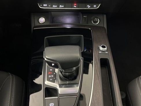 Used 2023 Audi Q5 2.0T Premium w/ Convenience Package image 26