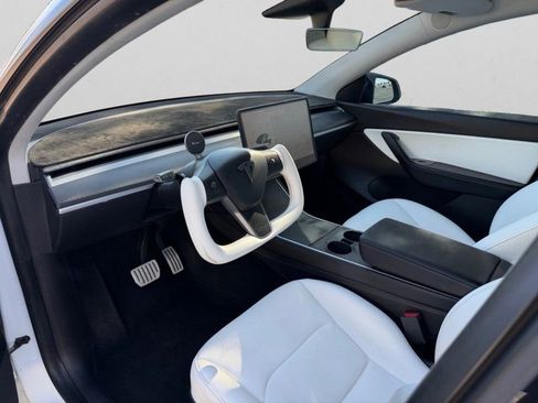 Used 2020 Tesla Model Y Performance image 10