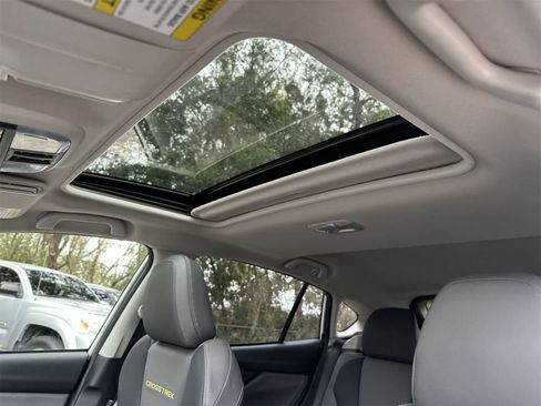 Used 2022 Subaru Crosstrek 2.5i Sport w/ Moonroof Package image 22