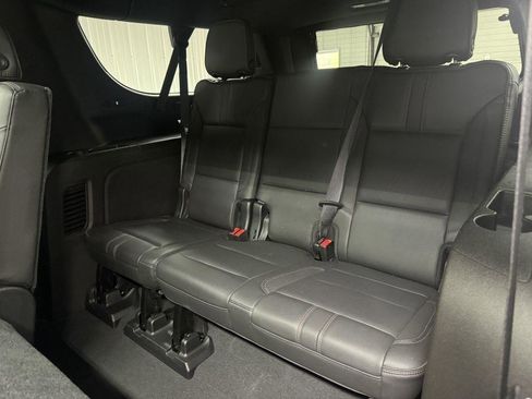 Used 2021 Chevrolet Suburban RST AWD/4WD image 26