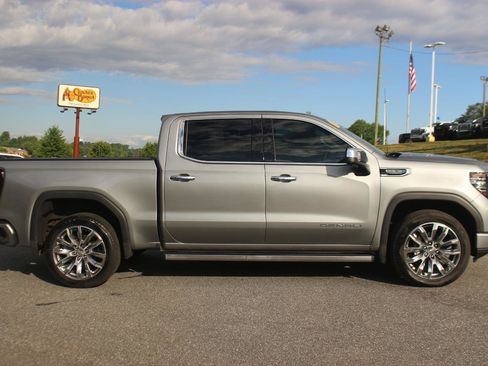 Used 2025 GMC Sierra 1500 Denali w/ Denali Reserve Package AWD/4WD image 8