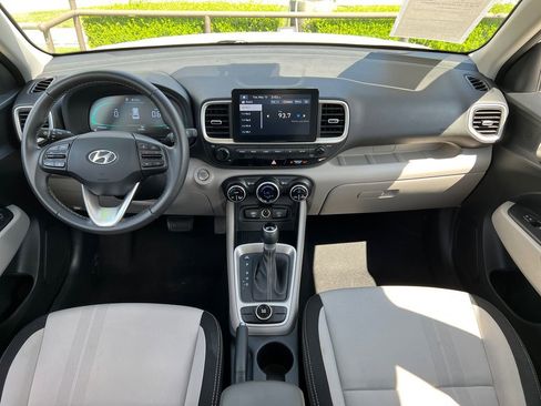 Certified 2025 Hyundai Venue SEL FWD image 24