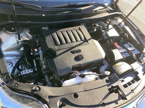 Used 2018 Toyota Avalon XLE image 17