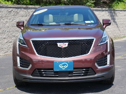 Certified 2022 Cadillac XT5 Sportv w/ Technology Package AWD/4WD image 2