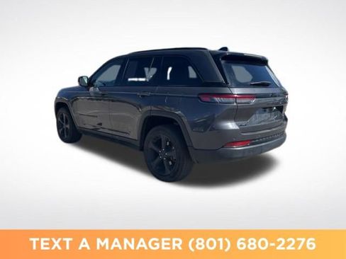 Used 2023 Jeep Grand Cherokee Altitude AWD/4WD image 6