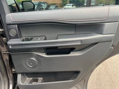 Used 2024 Ford Expedition Limited AWD/4WD image 11