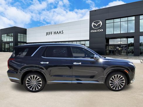 Used 2023 Hyundai Palisade Calligraphy w/ Cargo Package FWD image 5