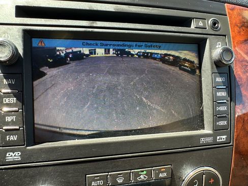 Used 2007 Chevrolet Tahoe LTZ w/ LTZ Preferred Equipment Group AWD/4WD image 57