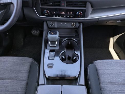 Certified 2023 Nissan Rogue SV FWD image 20