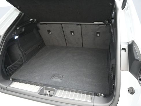 Used 2024 Porsche Macan 4 Electric w/ Premium Package image 31