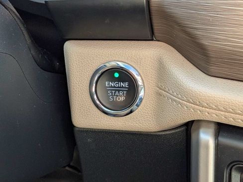 Used 2023 Ford Expedition Limited AWD/4WD image 28