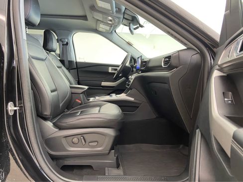 Used 2023 Ford Explorer XLT w/ Equipment Group 202A image 20