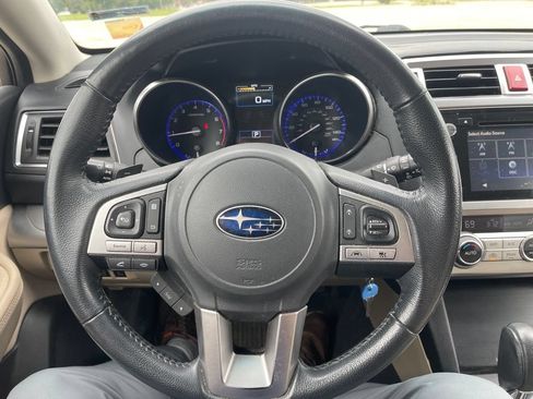 Used 2017 Subaru Outback 2.5i Premium AWD/4WD image 12