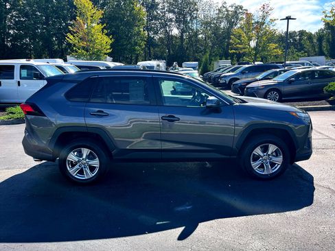 Used 2022 Toyota RAV4 XLE w/ Carpet Mat Package (TMS) image 6