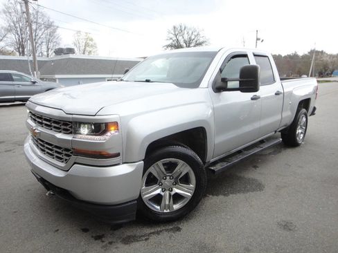 Used 2017 Chevrolet Silverado 1500 Custom w/ Custom Convenience Package AWD/4WD image 1
