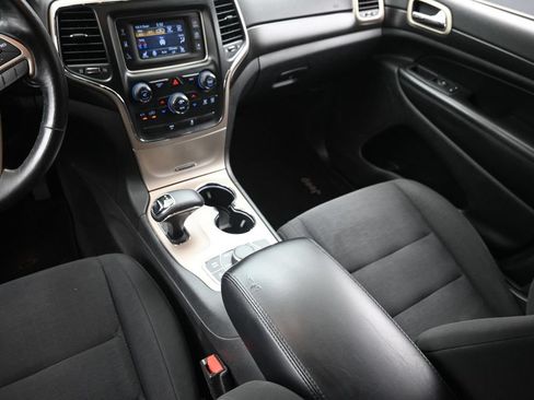 Used 2014 Jeep Grand Cherokee Laredo w/ All Weather Capability Group AWD/4WD image 15