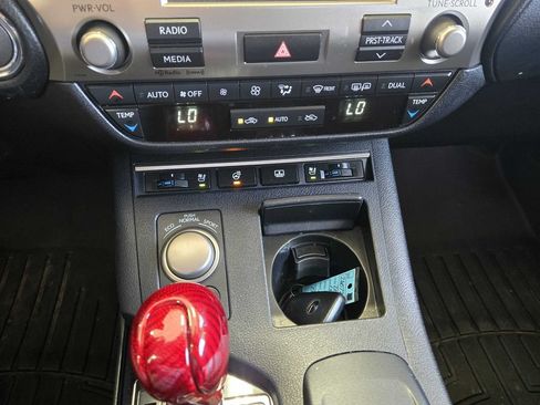 Used 2013 Lexus ES 350 w/ Luxury Pkg FWD image 20