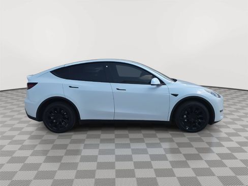 Used 2023 Tesla Model Y Long Range AWD/4WD image 2