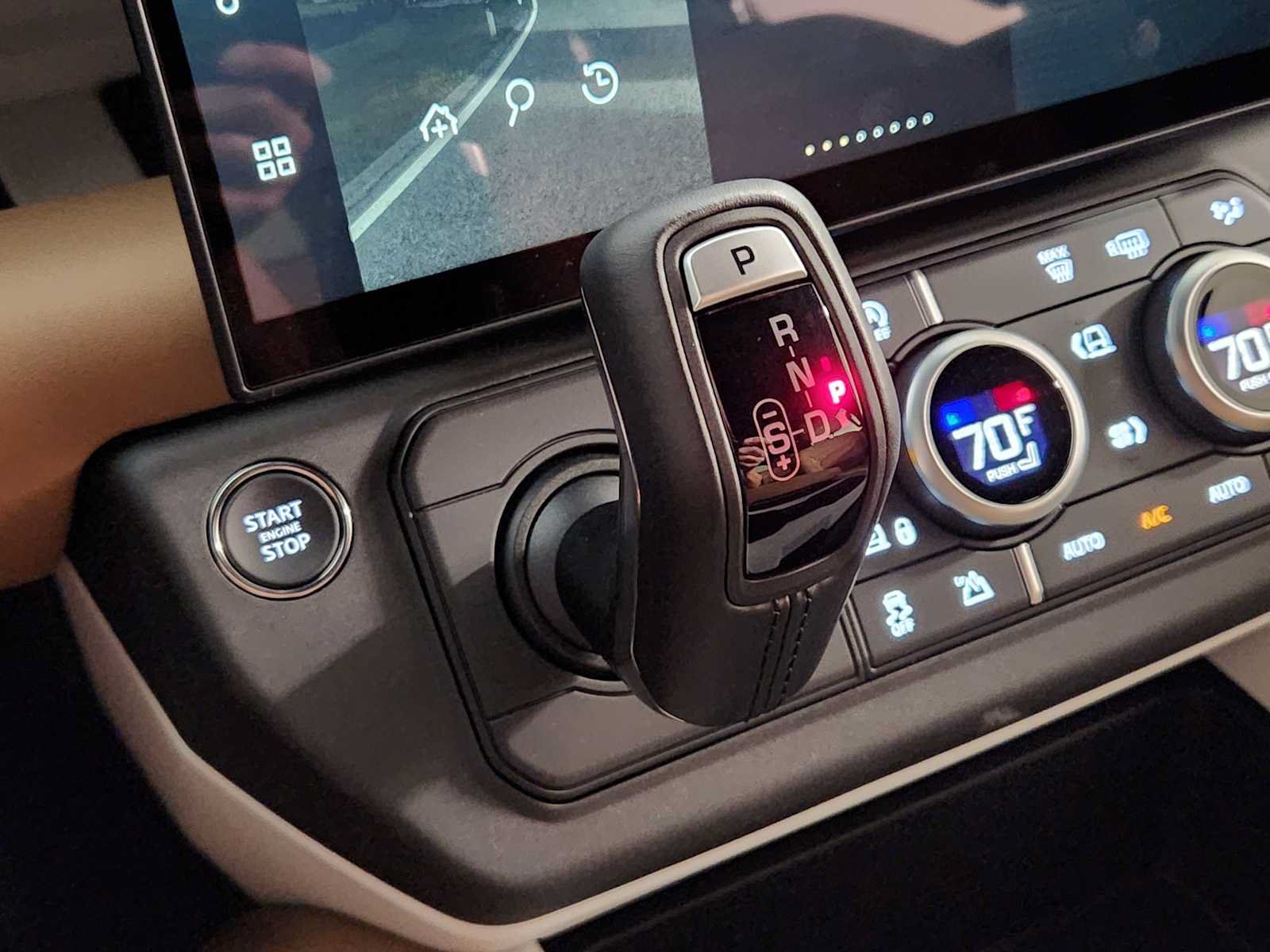 New 2026 Land Rover Defender 110 X-Dynamic SE AWD/4WD image 19