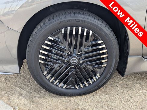 Used 2024 Nissan Leaf SV Plus image 9