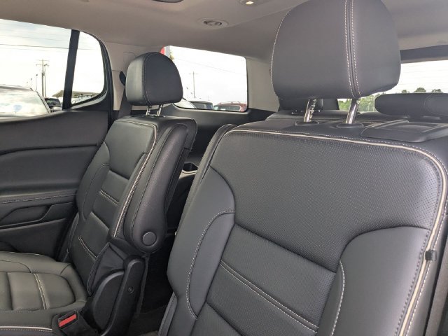 Used 2023 GMC Acadia Denali w/ Denali Technology Package FWD image 28