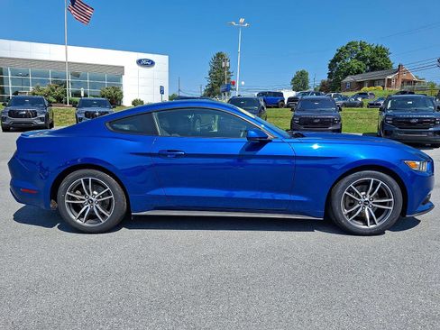 Certified 2017 Ford Mustang Coupe RWD image 7