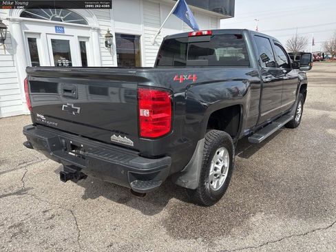 Used 2018 Chevrolet Silverado 2500 High Country image 5