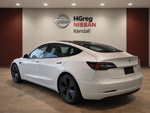 Used 2022 Tesla Model 3 Long Range AWD/4WD image 2