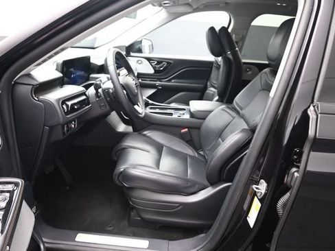 Certified 2025 Lincoln Aviator Reserve w/ Equipment Group 201A AWD/4WD image 10