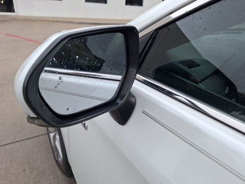 Used 2021 Toyota Avalon XLE image 15