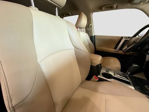 Used 2018 Toyota 4Runner SR5 Premium AWD/4WD image 27