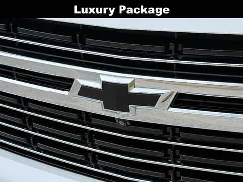 Used 2022 Chevrolet Tahoe LT w/ LT Signature Plus Package RWD image 6