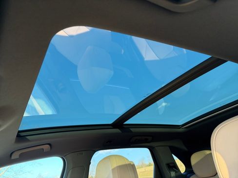 Certified 2025 Porsche Cayenne image 19