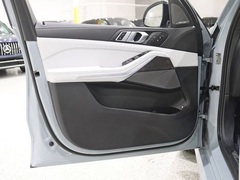 Used 2025 BMW X5 xDrive50e w/ M Sport Package image 33