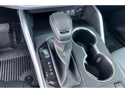 New 2026 Toyota Highlander XLE image 24