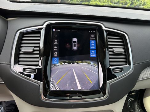 Certified 2023 Volvo XC90 B6 Ultimate w/ Protection Package Premier AWD/4WD image 25