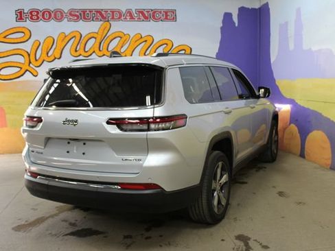 Used 2021 Jeep Grand Cherokee L Limited AWD/4WD image 8
