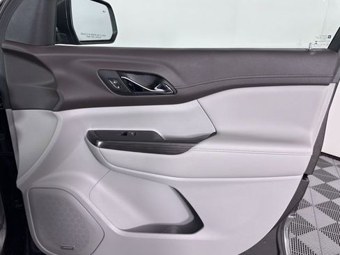 Used 2020 GMC Acadia SLT image 31