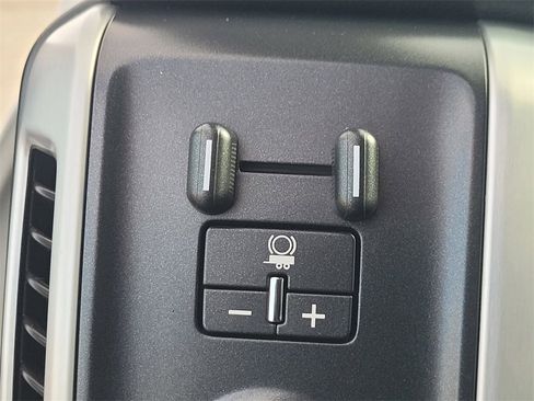 Used 2017 GMC Sierra 1500 SLE w/ SLE Value Package image 27