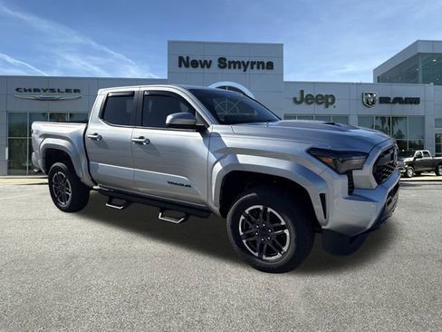 Used 2024 Toyota Tacoma TRD Sport image 1