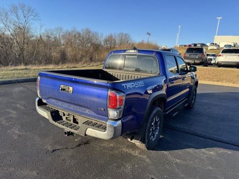 Certified 2022 Toyota Tacoma TRD Off-Road image 3