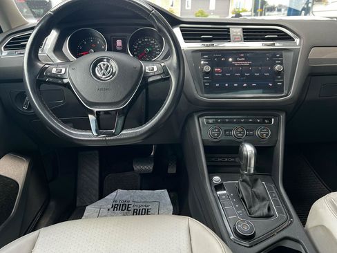 Used 2019 Volkswagen Tiguan SE w/ Panoramic Sunroof Package AWD/4WD image 9
