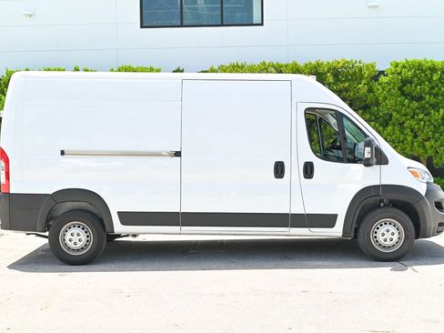 Used 2025 RAM ProMaster 3500 w/ Convenience Group FWD image 9