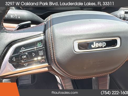 Used 2022 Jeep Grand Cherokee Summit w/ Luxury Tech Group V AWD/4WD image 67