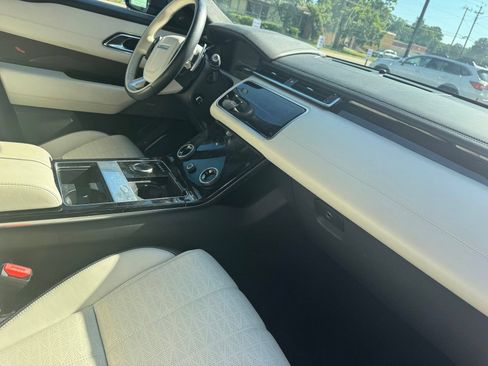 Used 2018 Land Rover Range Rover Velar AWD/4WD image 24