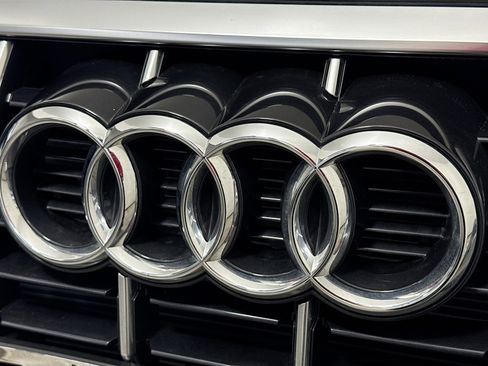 Used 2025 Audi Q3 2.0T Premium w/ Convenience Package image 30