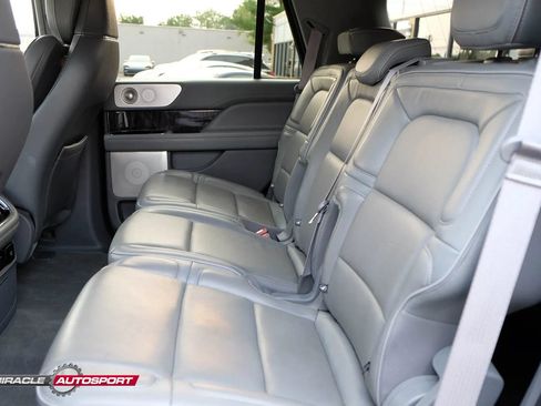 Used 2018 Lincoln Navigator Reserve w/ Technology Package AWD/4WD image 25
