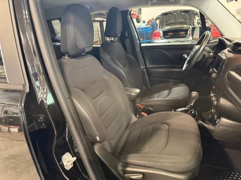 Certified 2017 Jeep Renegade Altitude AWD/4WD image 8