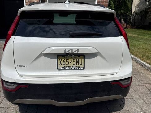 Certified 2023 Kia Niro Wave FWD image 5