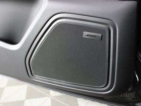 Certified 2026 Porsche Macan AWD/4WD image 16